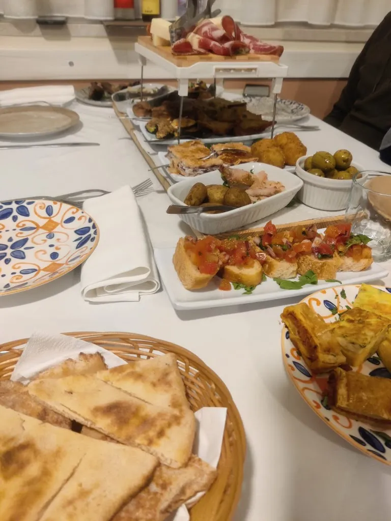 Fabio Russo_Ristorante Pizzeria Il Castellaccio - Aidone_Aidone_review