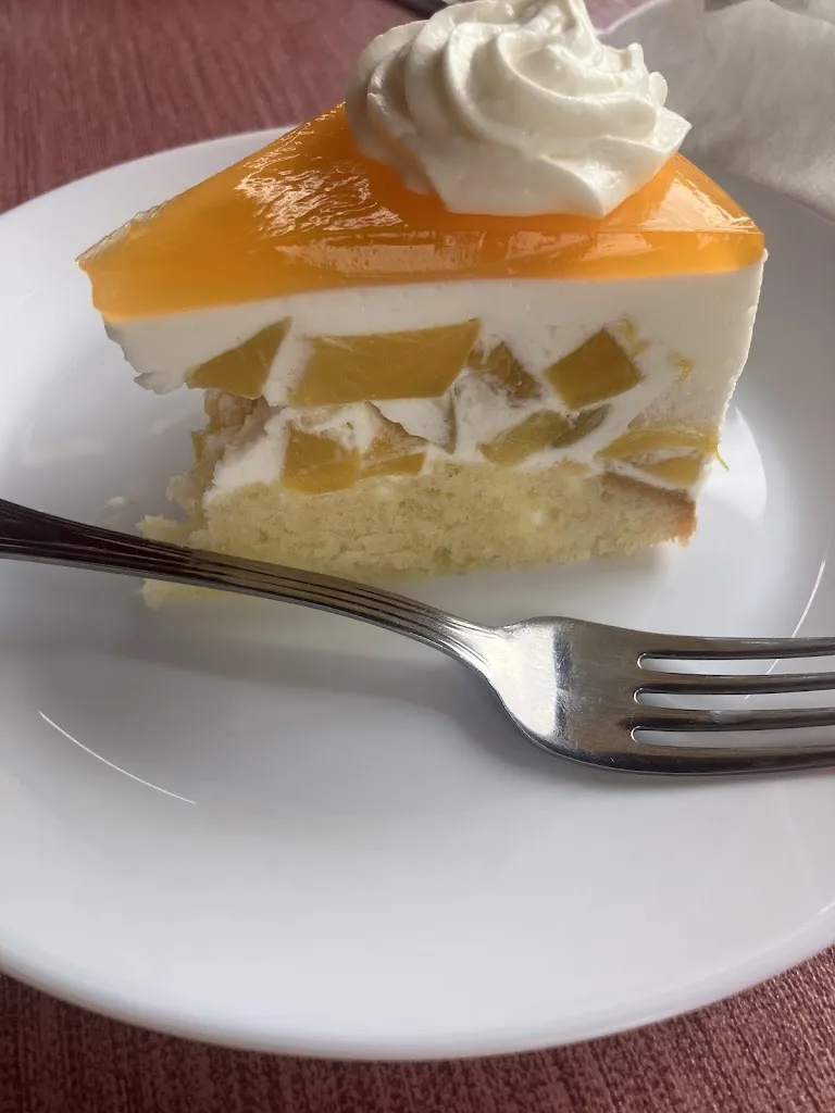 mehrnoush m_La Piazzetta del Museo_Aidone_review