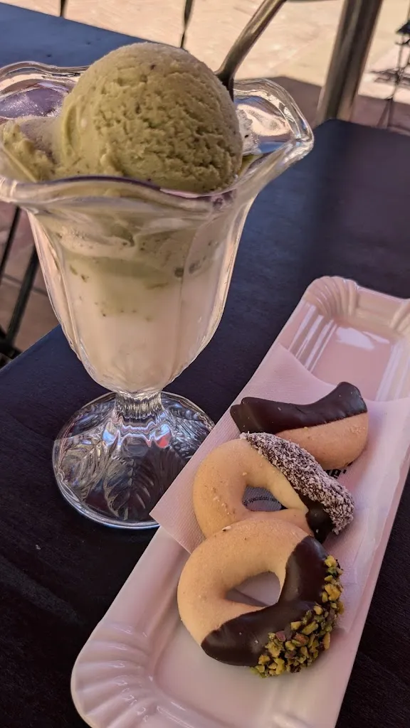 Steven Seto_La Piazzetta del Museo_Aidone_review