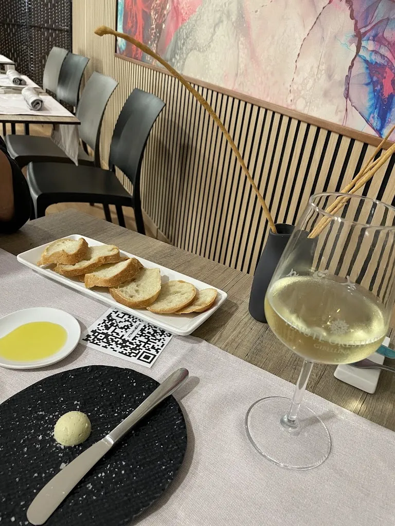 Kaja Mazurkiewicz_Casabianca Restaurant_Agliandroni-Paternella_avis