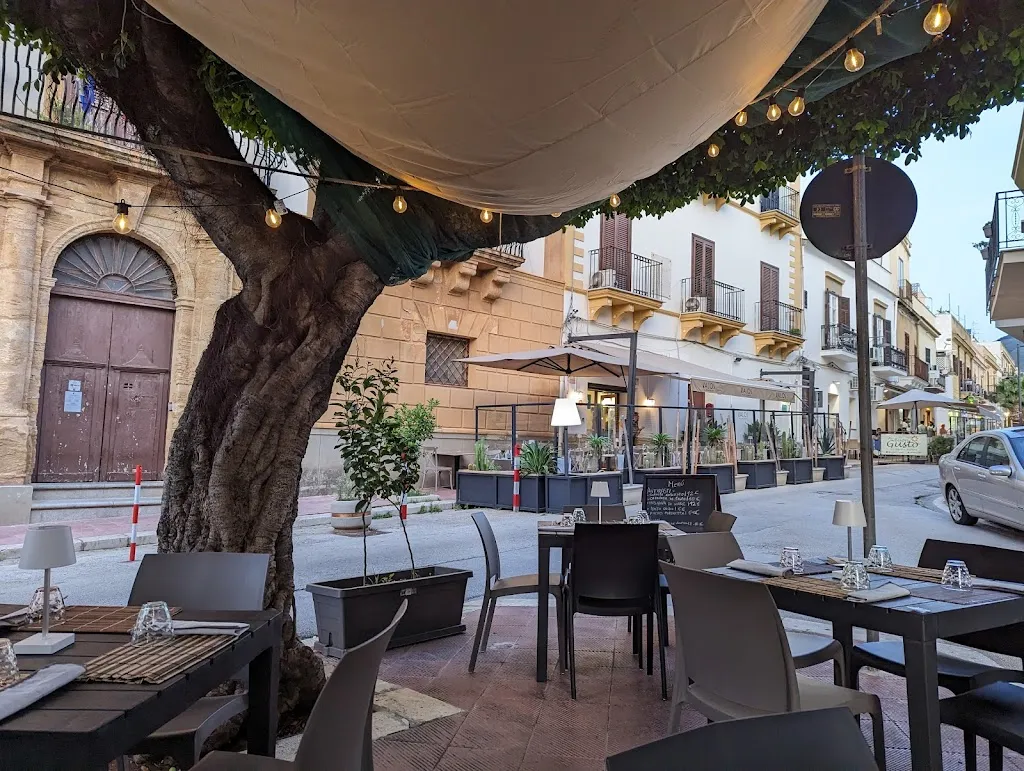 Casabianca Restaurant restaurant in Agliandroni-Paternella