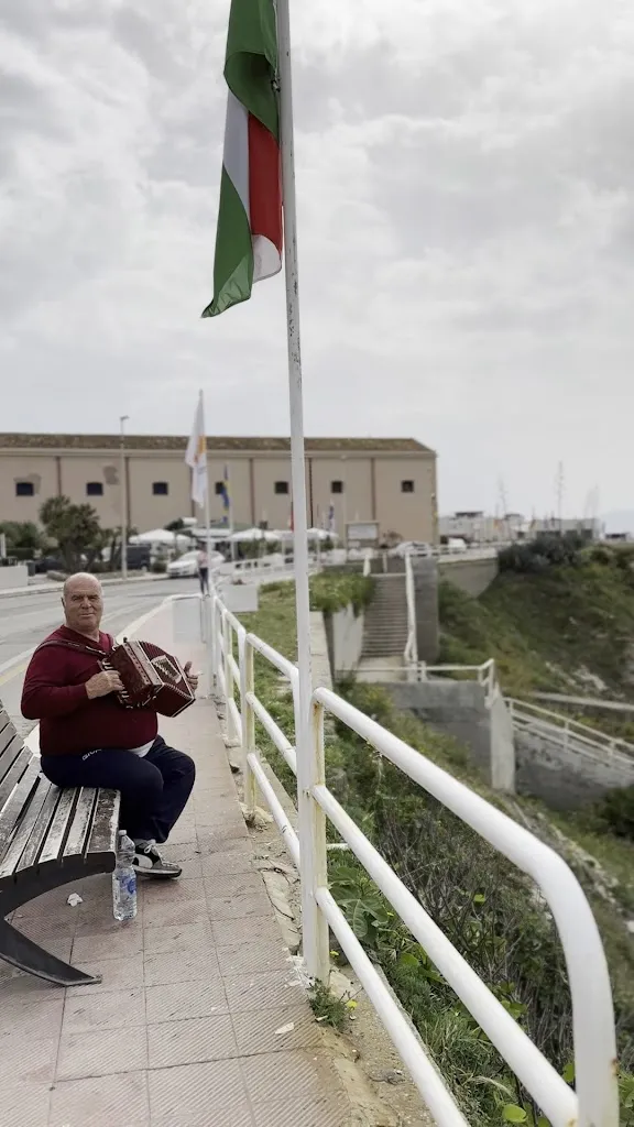 Sergio_Coral Reef Ristorantino_Agliandroni-Paternella_review