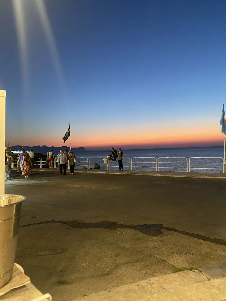 Kelsey Hunter_Coral Reef Ristorantino_Agliandroni-Paternella_review