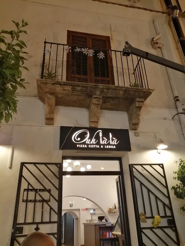 Ouh lá lá restaurant in Agliandroni-Paternella