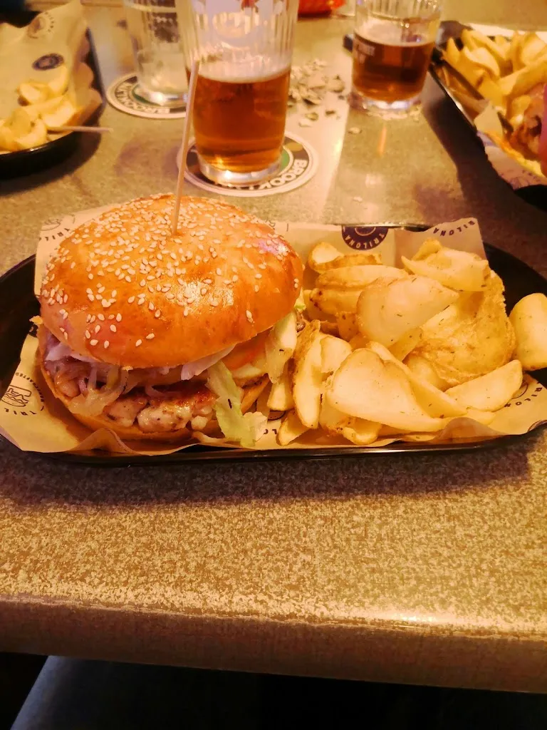 Menu_Trilona Burgers_Agliandroni-Paternella_image_1