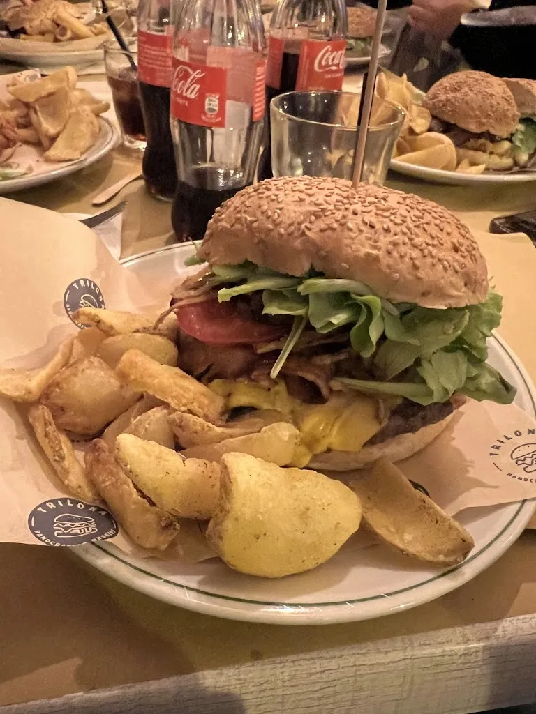 Menu_Trilona Burgers_Agliandroni-Paternella_image_2