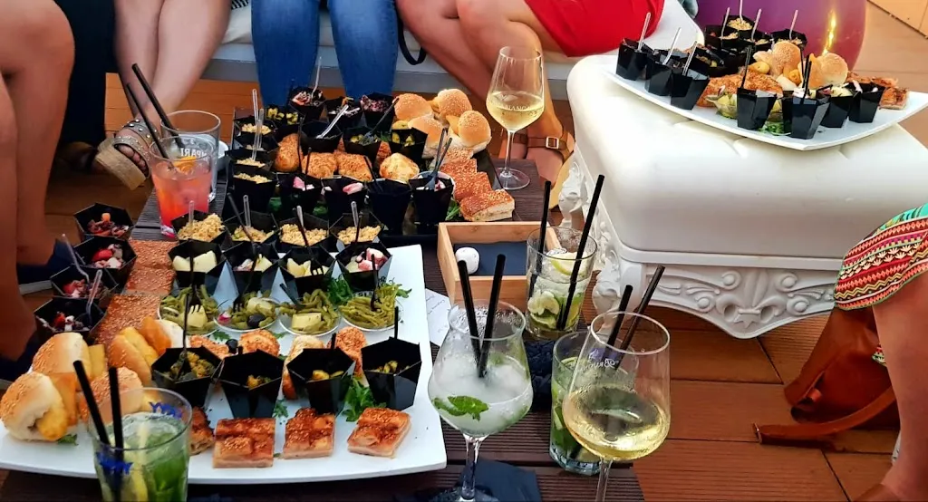 Menu_iCLUB Lounge Restaurant_Agliandroni-Paternella_image_6