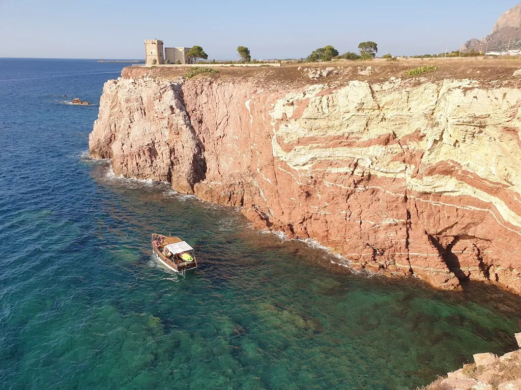 iCLUB Lounge Restaurant_Agliandroni-Paternella_slider_image_3