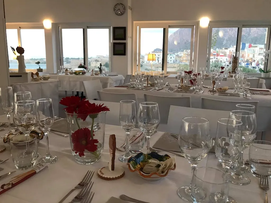 I Faraglioni Ristorante_Agliandroni-Paternella_slider_image_1