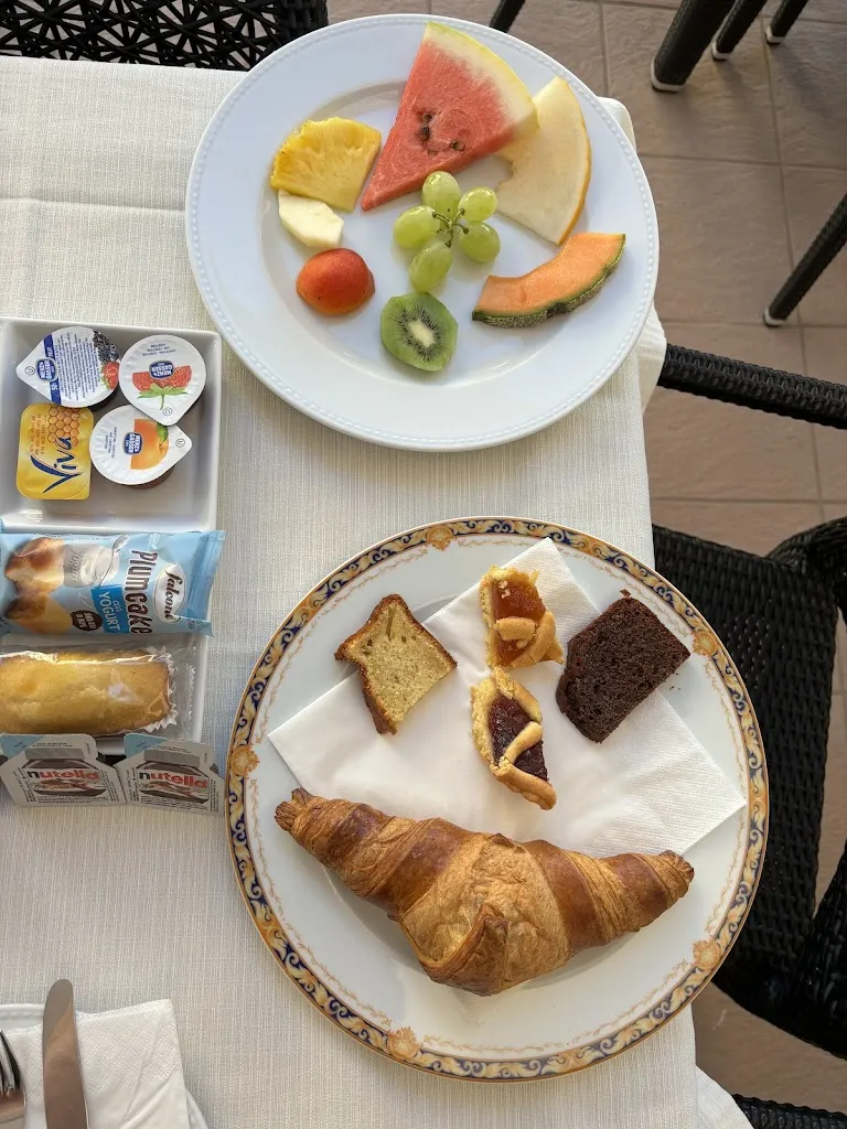 stoneage Minerals Adam T_Hotel Calgary_Casalbordino-Miracoli_review