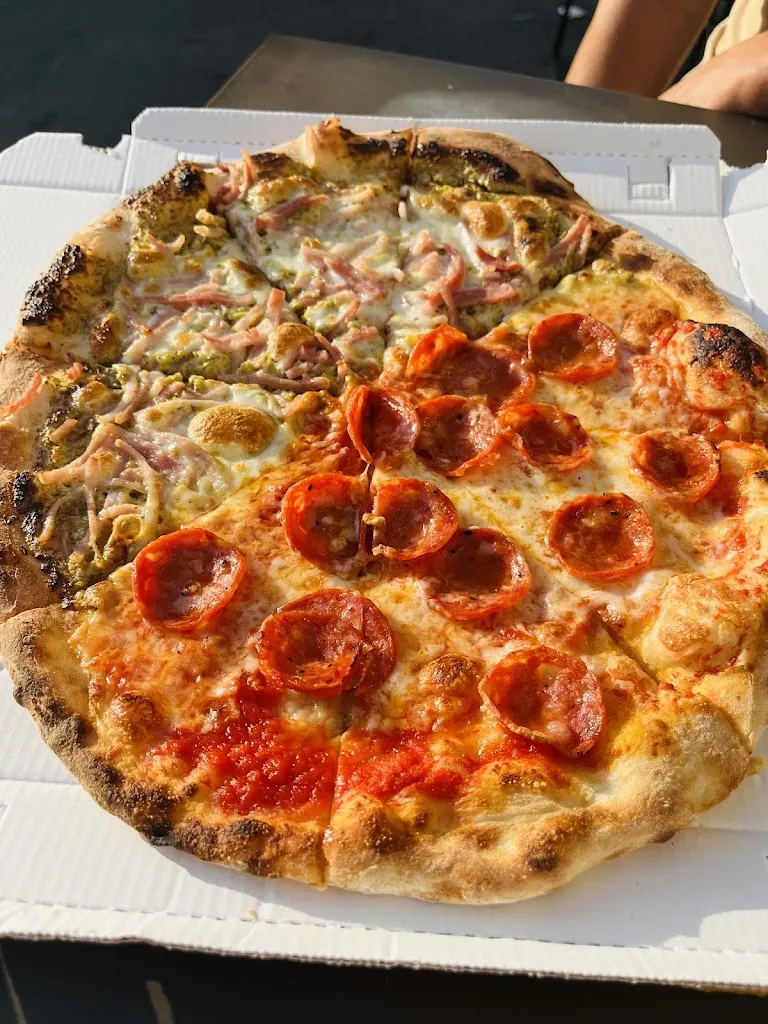 Pizzeria Napoletana_Adrano_slider_image_2