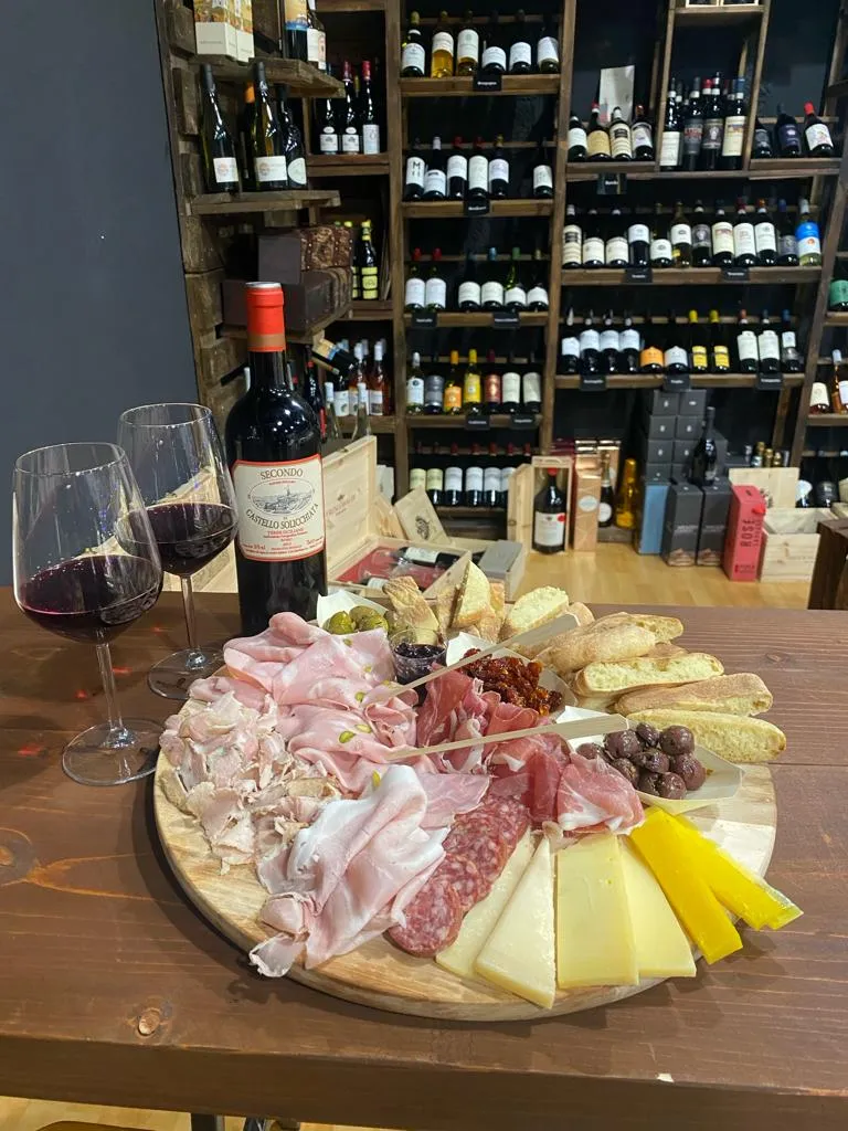 A Putia food&wineboutique_Adrano_slider_image_2