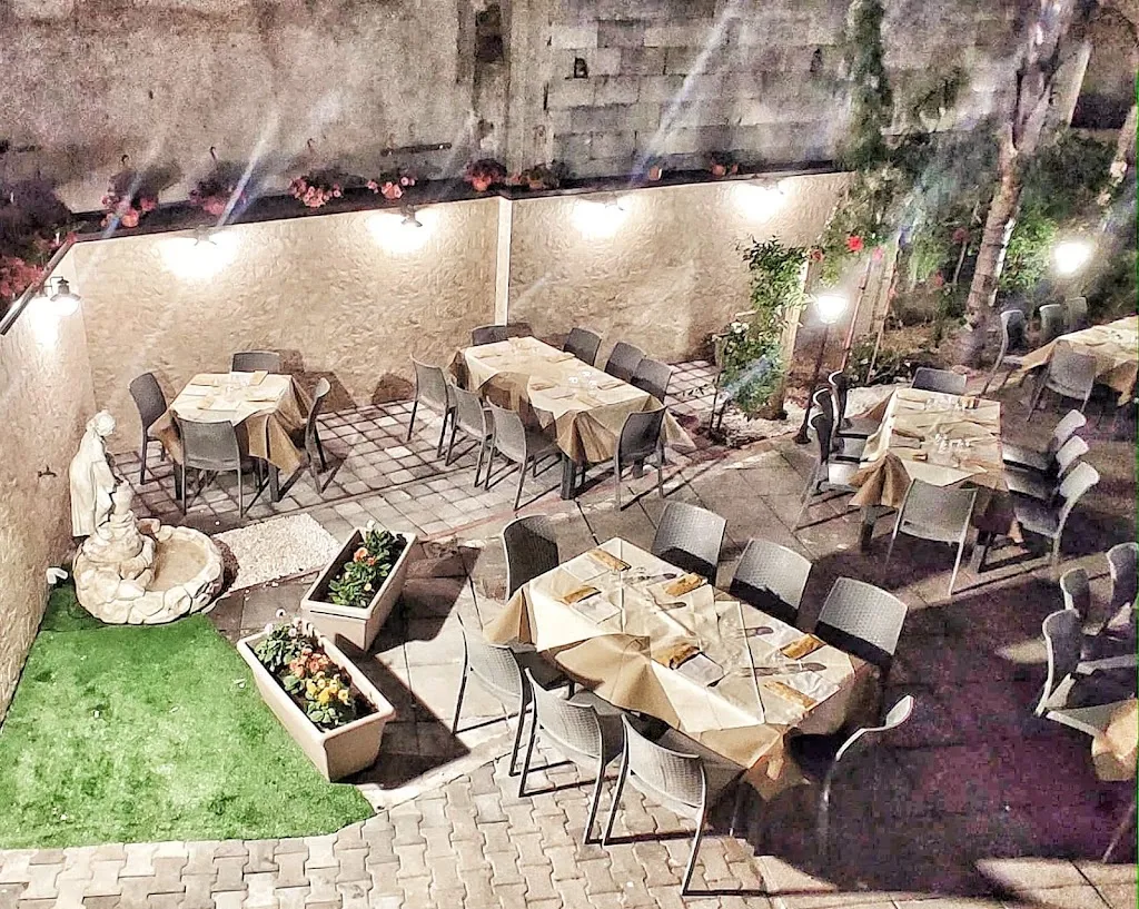 Pizza Mania Adrano restaurant in Adrano