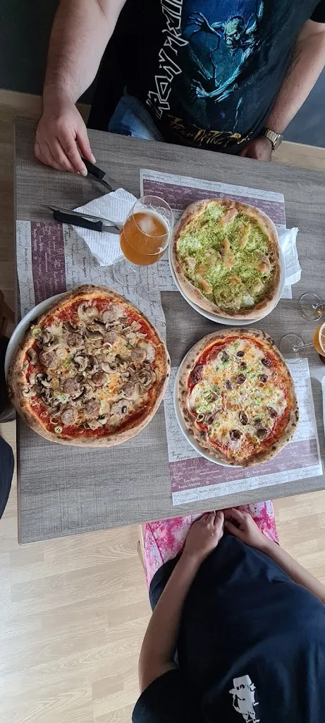 Peter Bartos_Pizzeria pizzapizza_Adrano_recensione