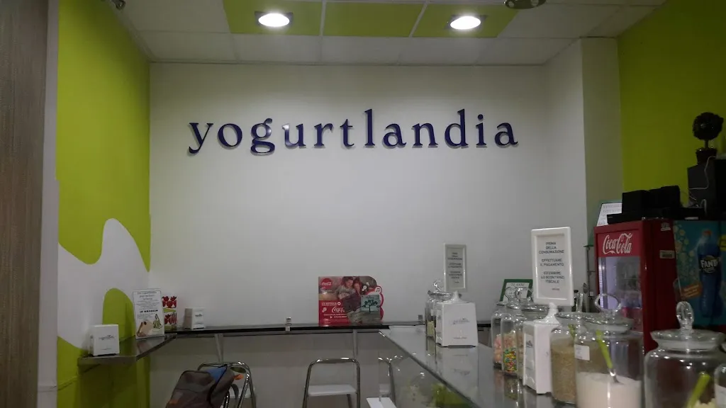 Yogurtlandia Adrano_Adrano_slider_image_1