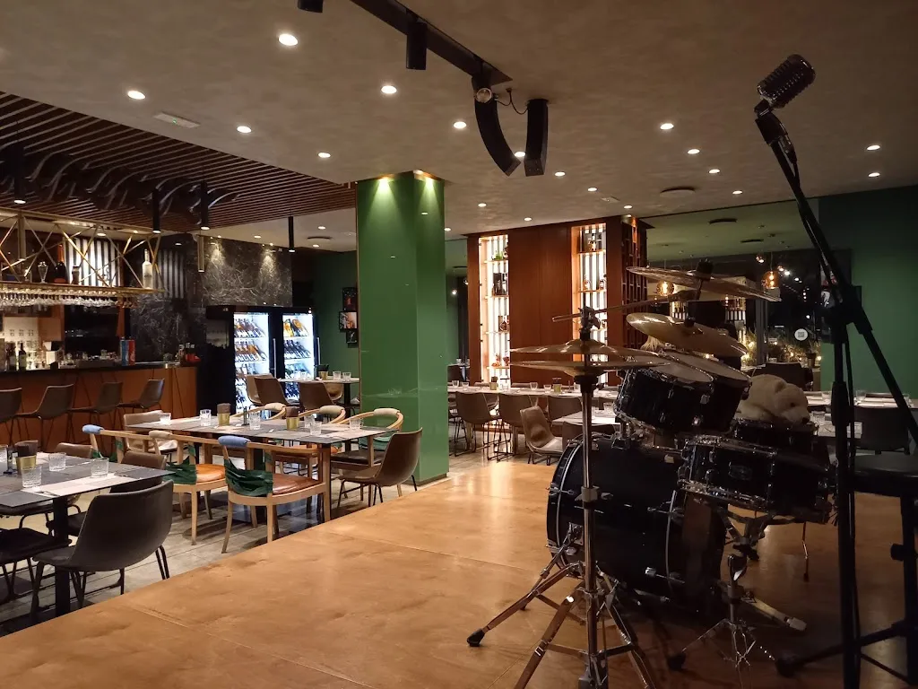 VIN Gusto Sonoro restaurant in Adrano