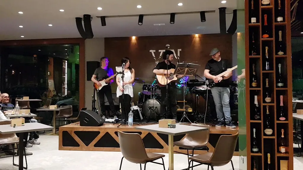 VIN Gusto Sonoro_Adrano_slider_image_2