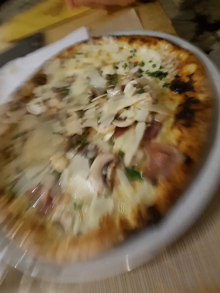 Vito Carlo Alberto Caponio_Pizza&Bottega_Gioia del Colle_review