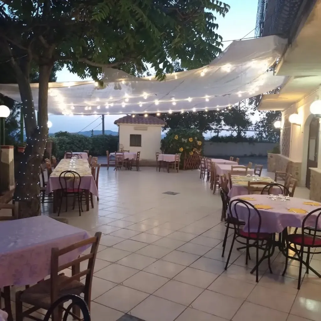 La Fenice Ristorante Pizzeria di Andrea Scelfo ex Pergola Alimena restaurant in Alimena