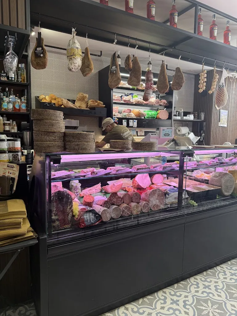 La Prosciutteria Farruggia_Agrigento_slider_image_3