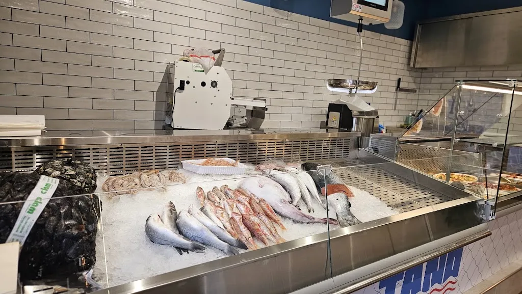 Tano Pescheria restaurant in Alcamo