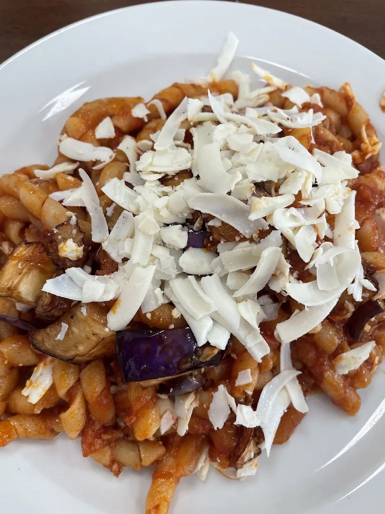 Antonio Ferrà_Dolce e Gustoso | Bar Pasticceria Pizzeria Gelateria Ristorante Banchetti Catering Gastronomia._Alcamo_review