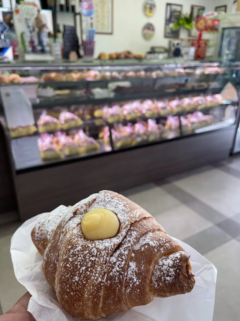 Dolce e Gustoso | Bar Pasticceria Pizzeria Gelateria Ristorante Banchetti Catering Gastronomia. restaurant in Alcamo