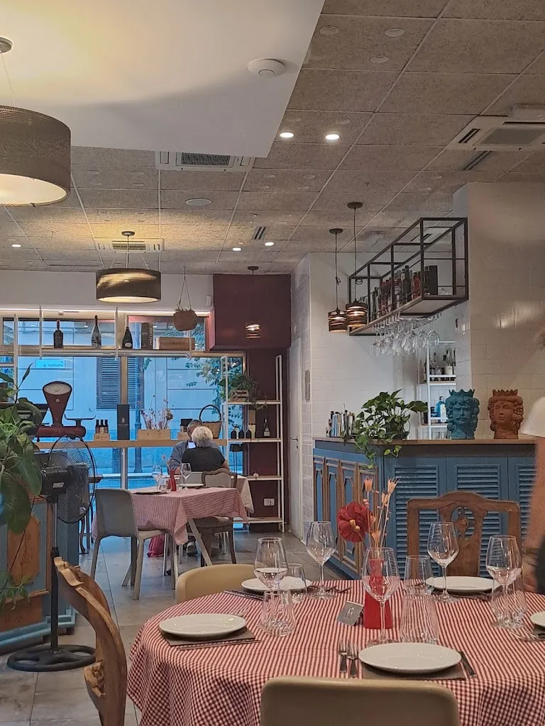 Sikulo Emporio - Pomo & Pomo_Aliminusa_slider_image_3