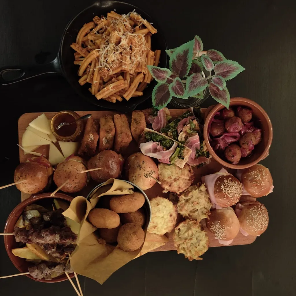 EnoBistrot Gal Hassin_Aliminusa_slider_image_3