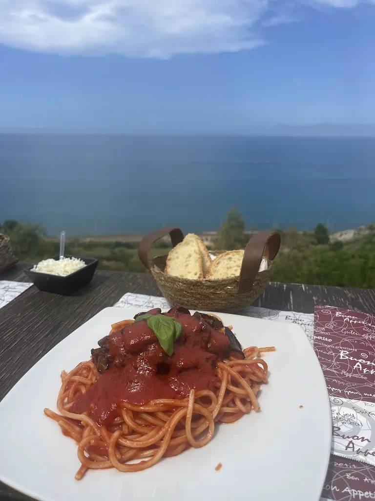 Marijn Willemse_'A Cuccagna_Aliminusa_review