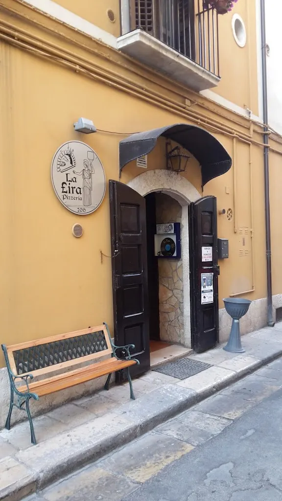 Pizzeria La Lira restaurant in Gioia del Colle