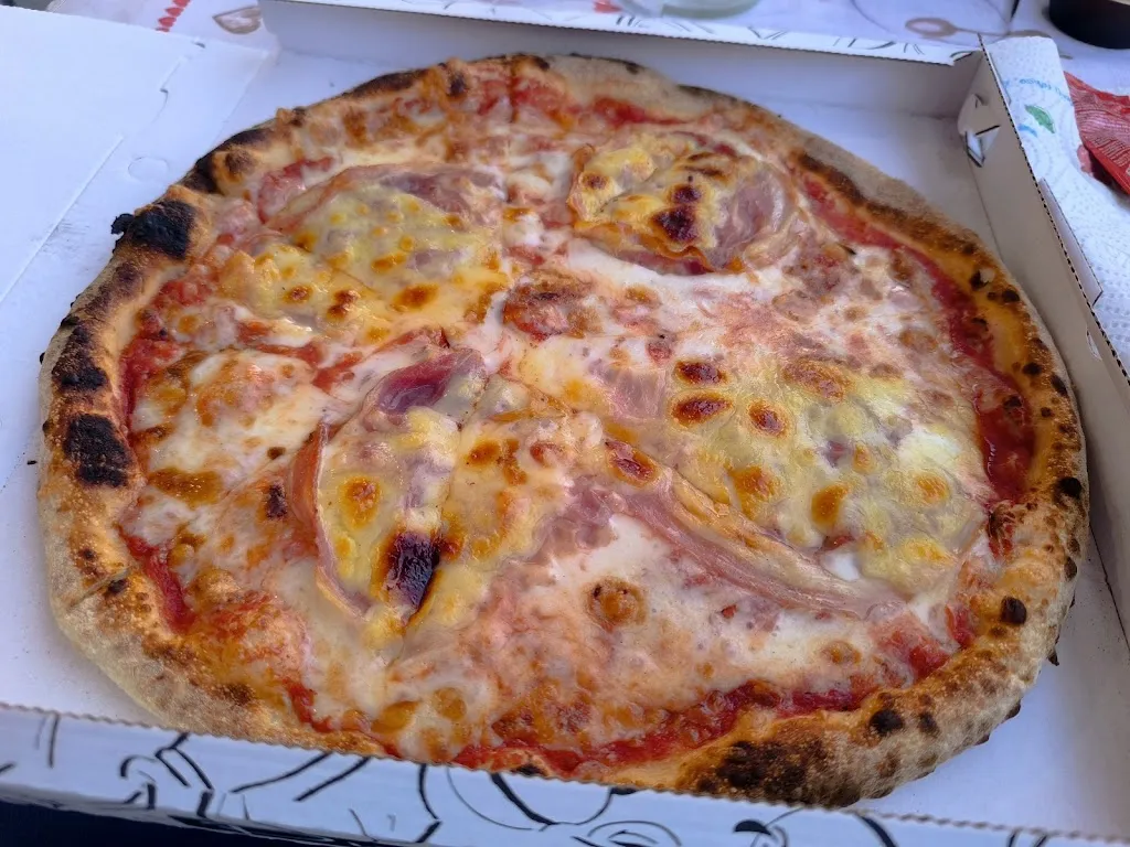 Speedy Pizza restaurant in Barrafranca