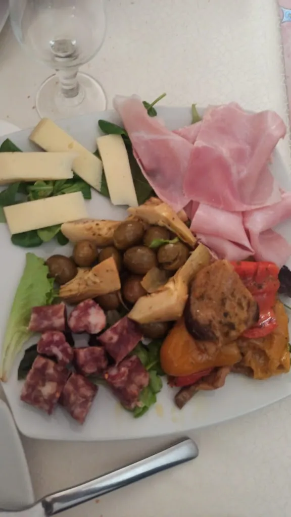 vincent sebastian caccamo_Ristorante Pizzeria Caprice Di Giuseppe Finestra_Barrafranca_review