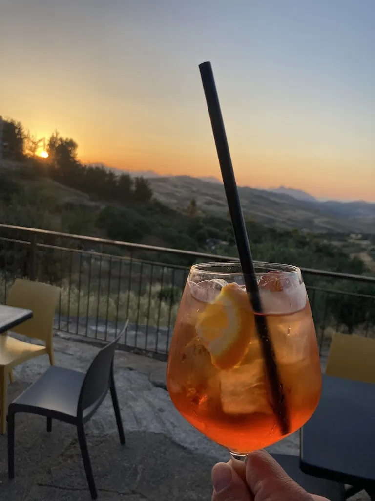 Jonas Jung_Sike-los_Baucina_review