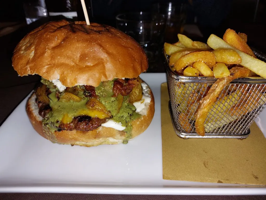 Seb Maggio_Delizie del palato & Muh in centro_Barcellona Pozzo di Gotto_review