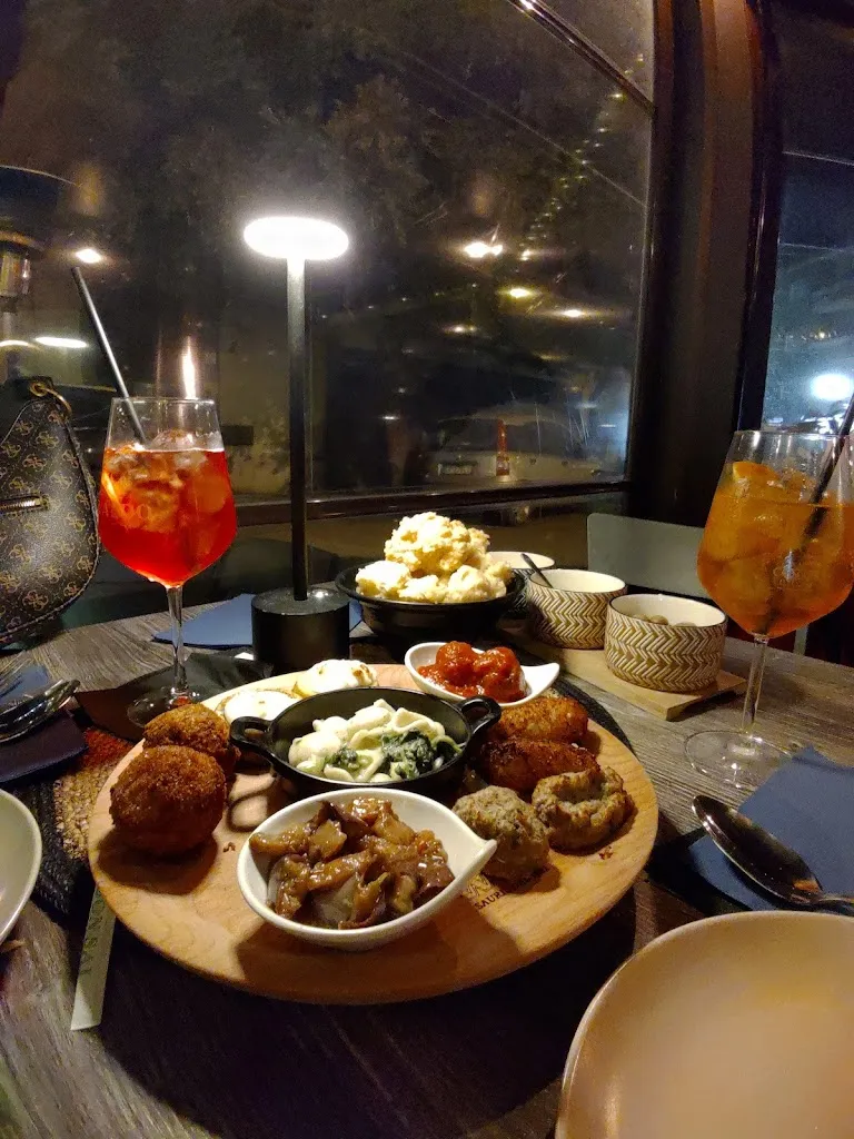 Lorenzo Ravidà_Sharaba_Barcellona Pozzo di Gotto_review