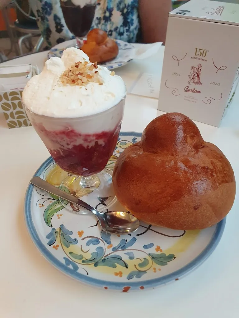 Giovanni Abbate_Tul bar_Barcellona Pozzo di Gotto_recensione