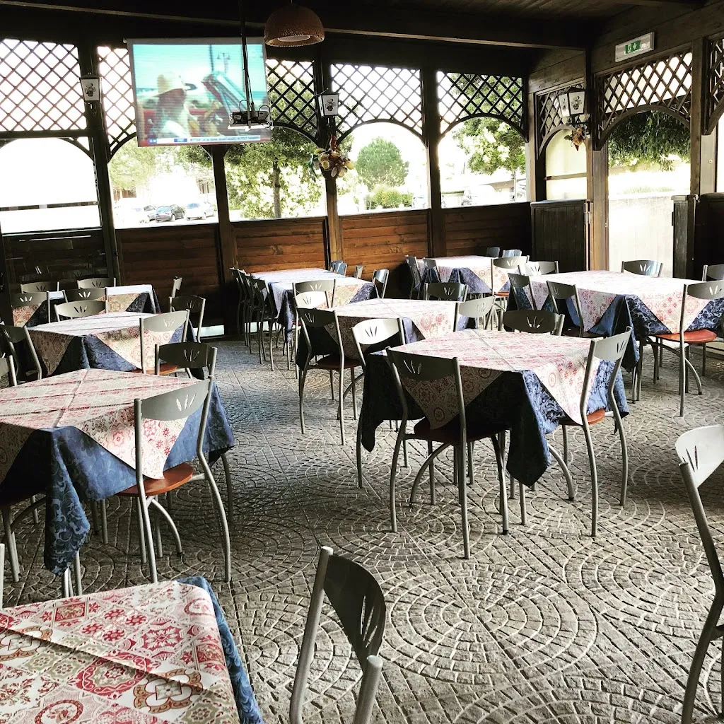 Queens Gioia Pizzeria restaurant in Gioia del Colle