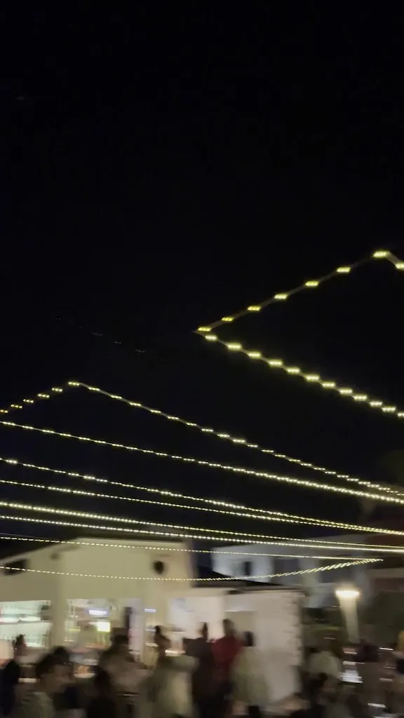 Victoria Acosta_Mediterraneo Beach Club_Barcellona Pozzo di Gotto_review