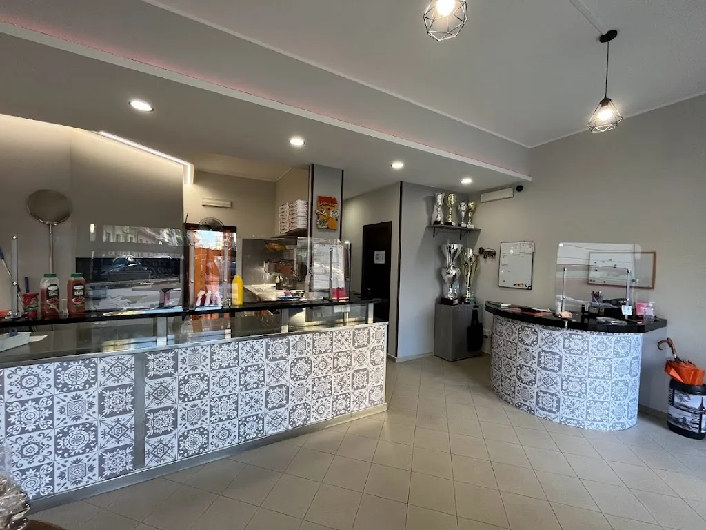 Pizzeria Roma  restaurant in Barcellona Pozzo di Gotto