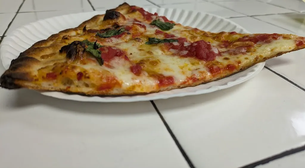 Pizza in corso restaurant in Bisacquino