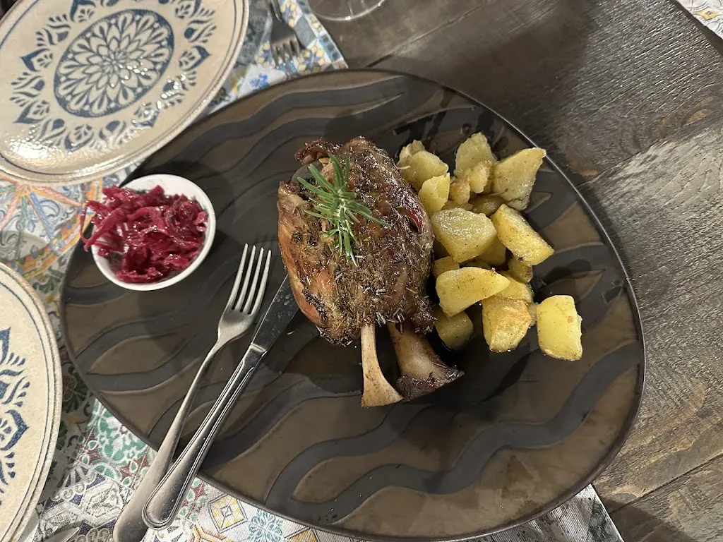 Phi Nguyen_Casale del Notaio_Belpasso_review