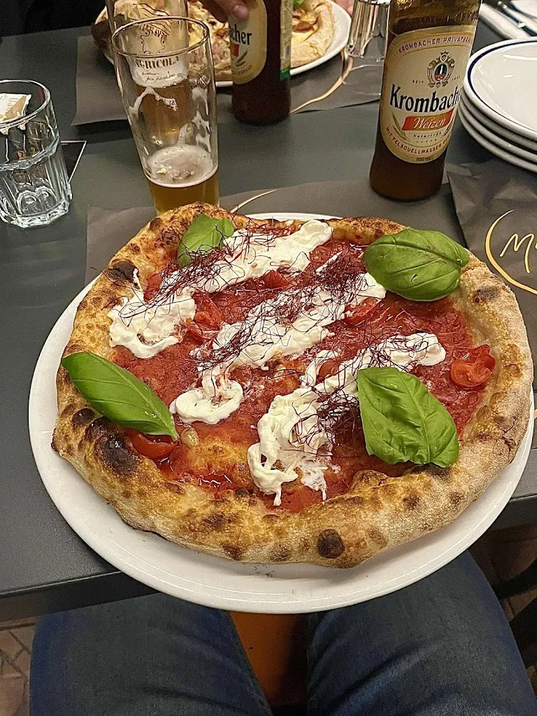 Samantha Ascenzione_Munir Pizzeria_Gioia del Colle_review