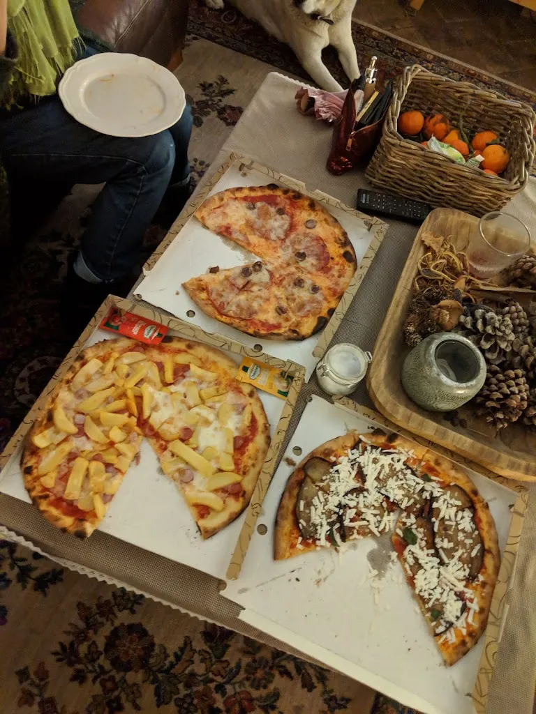 Amy Saunders_Pizzeria El Paso Di Bellia Angelo Christian_Belpasso_review