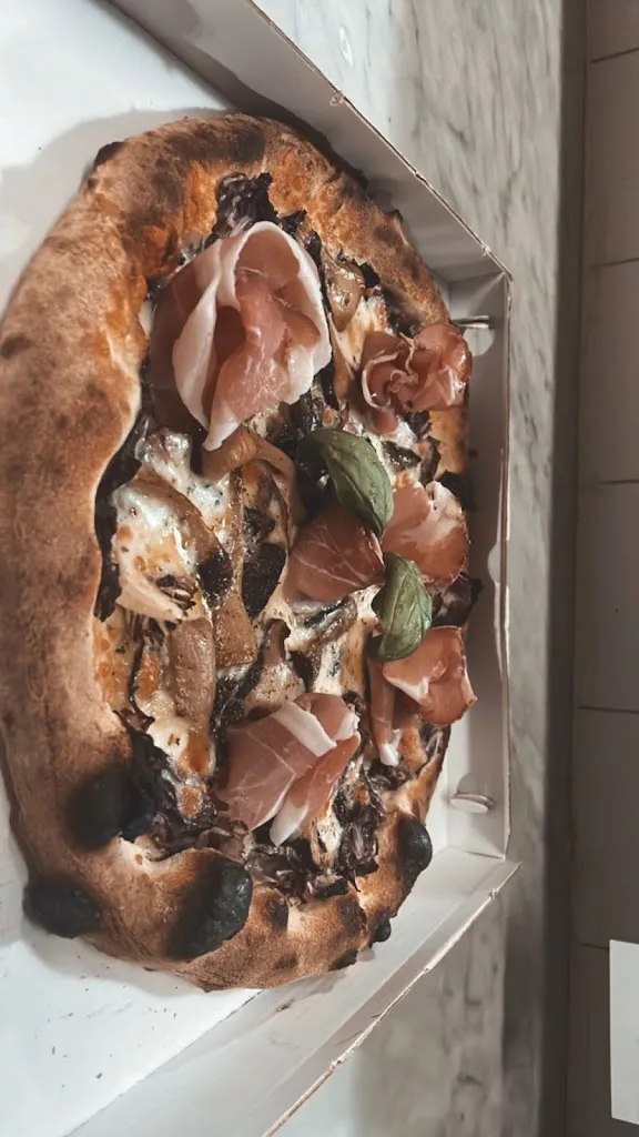 Pizzeria Safara’_Belpasso_slider_image_3