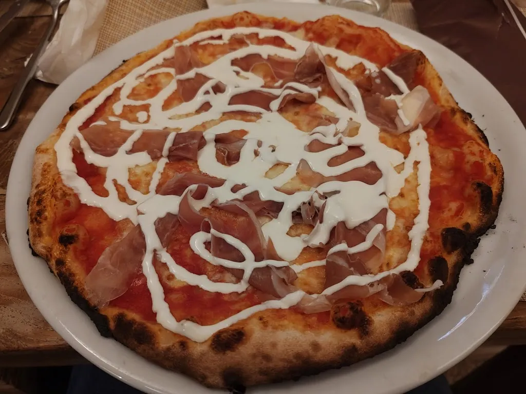 Mario Cosenza_Stargate panzerotteria pizzeria_Gioia del Colle_review