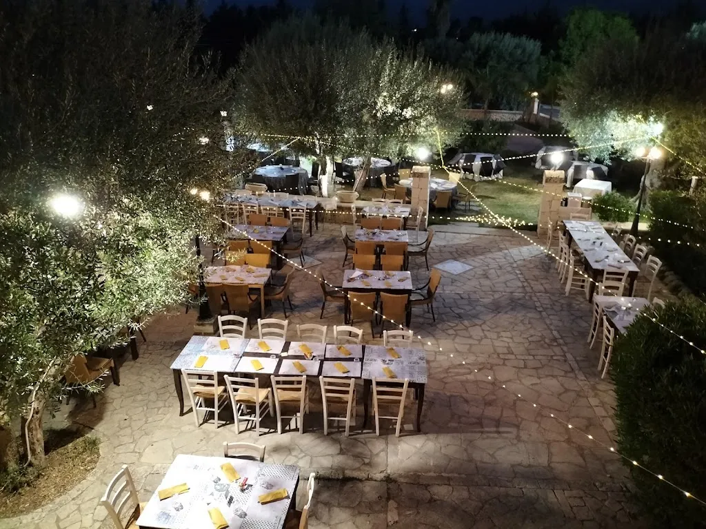 Antico Casale Degli Ulivi restaurant in Avola