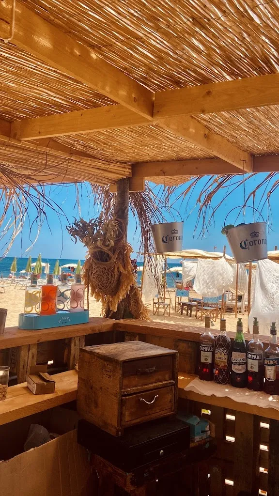 Alessandra Nicosia_VORIA BEACH_Avola_review