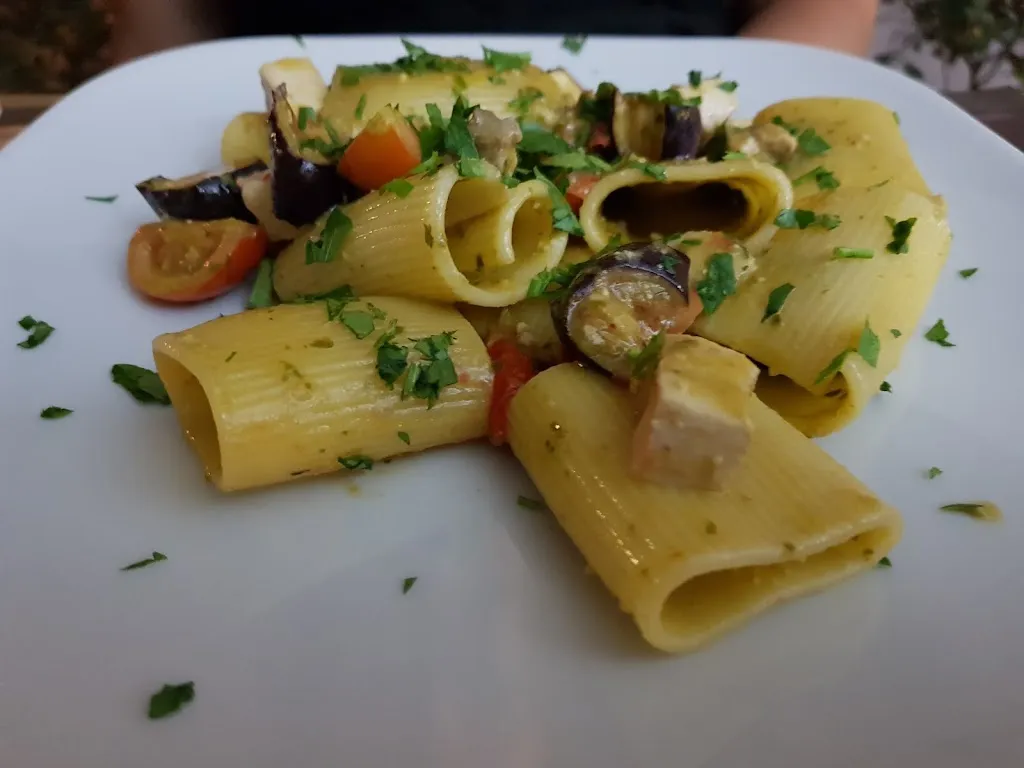 Yonatan Finzi_Epoq Restaurant & Wine_Avola_review