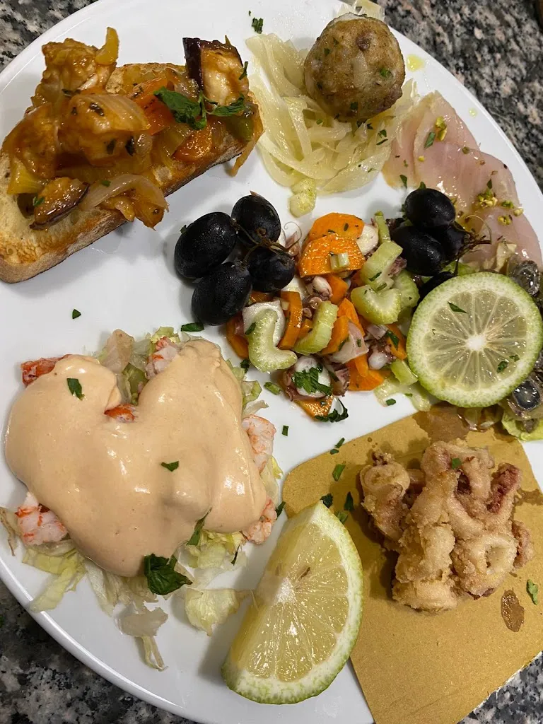 Epoq Restaurant & Wine_Avola_slider_image_2